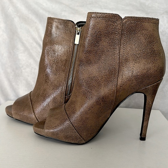 Leah Booties - Picture 3 of 7